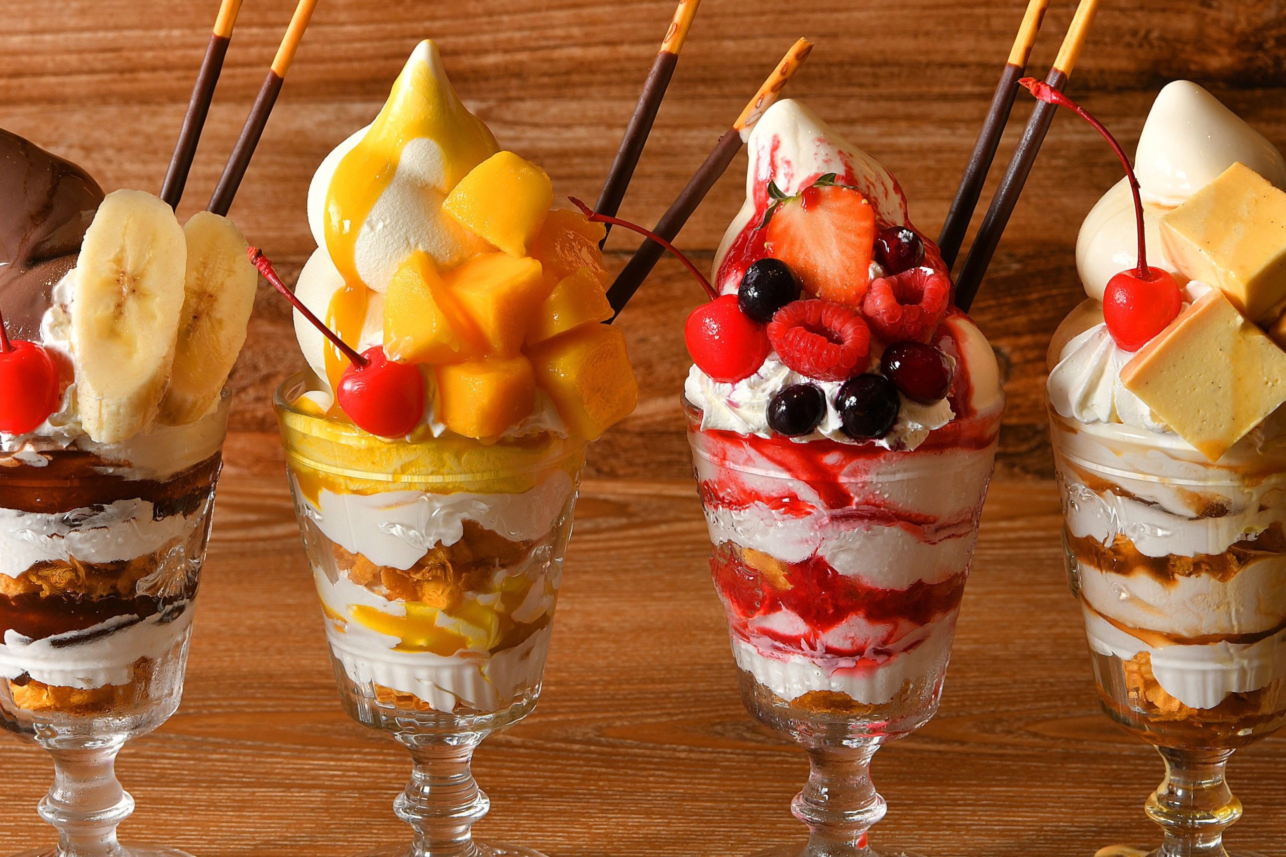 純喫茶とスイーツPARLOUR ラルゴ ららぽーと門真店 メインビジュアル